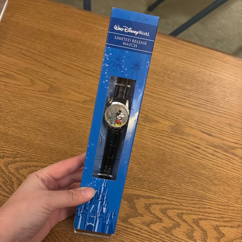 NWT Walt Disney World Limited Release Watch Mickey Mouse Wristwatch
